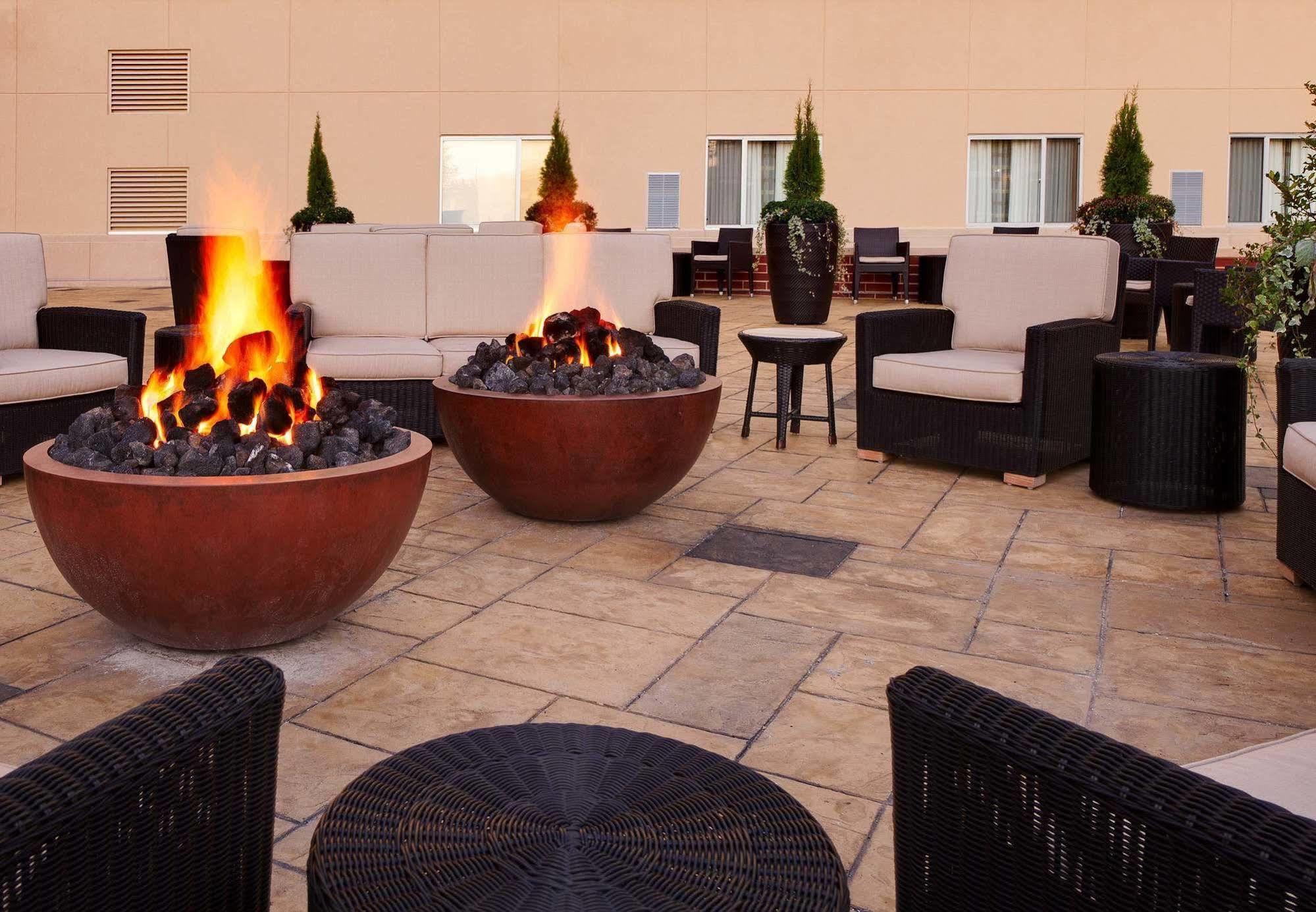 Courtyard Fort Wayne Downtown At Grand Wayne Convention Center Esterno foto